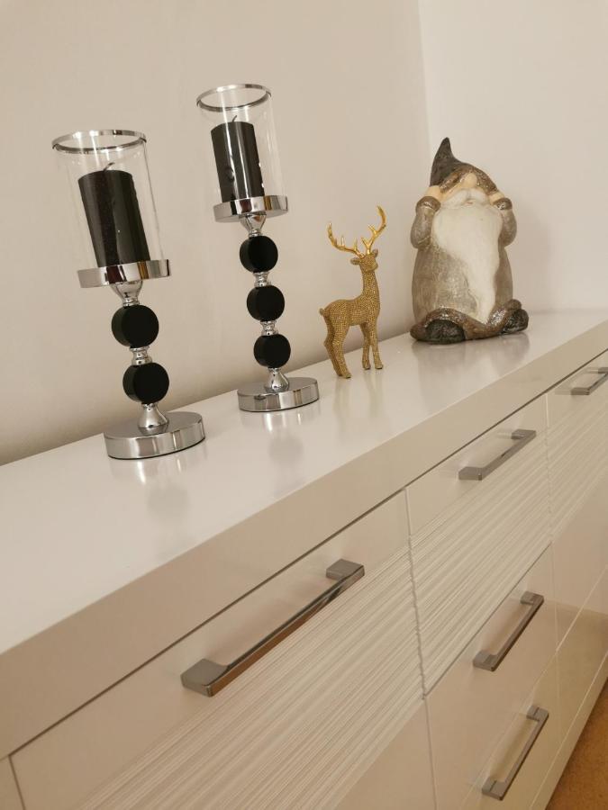 Uroczy Apartament Przy Deptaku Z Parkingiem. Polanica-Zdroj Ngoại thất bức ảnh