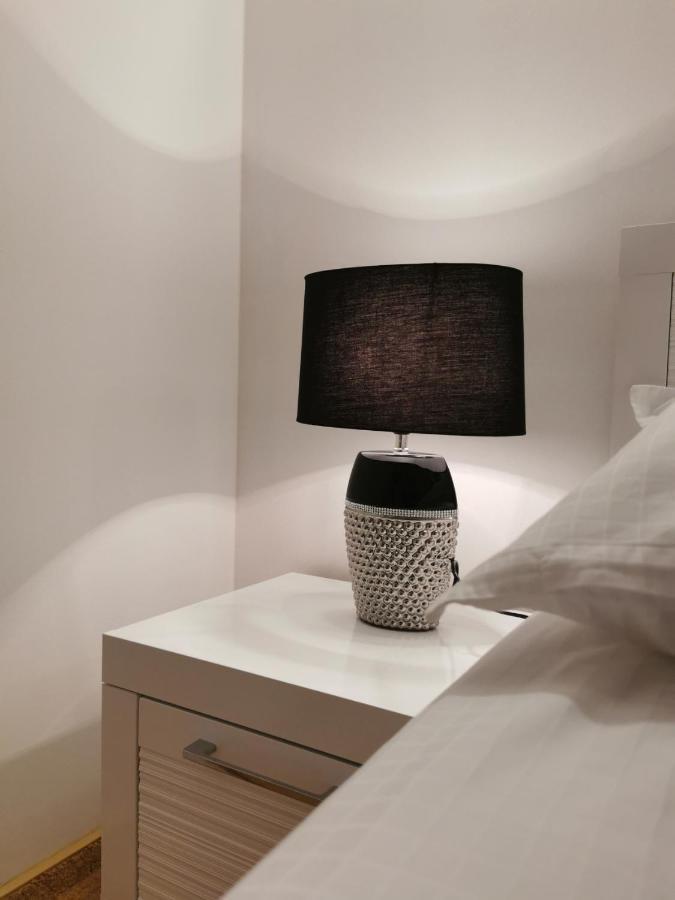 Uroczy Apartament Przy Deptaku Z Parkingiem. Polanica-Zdroj Ngoại thất bức ảnh