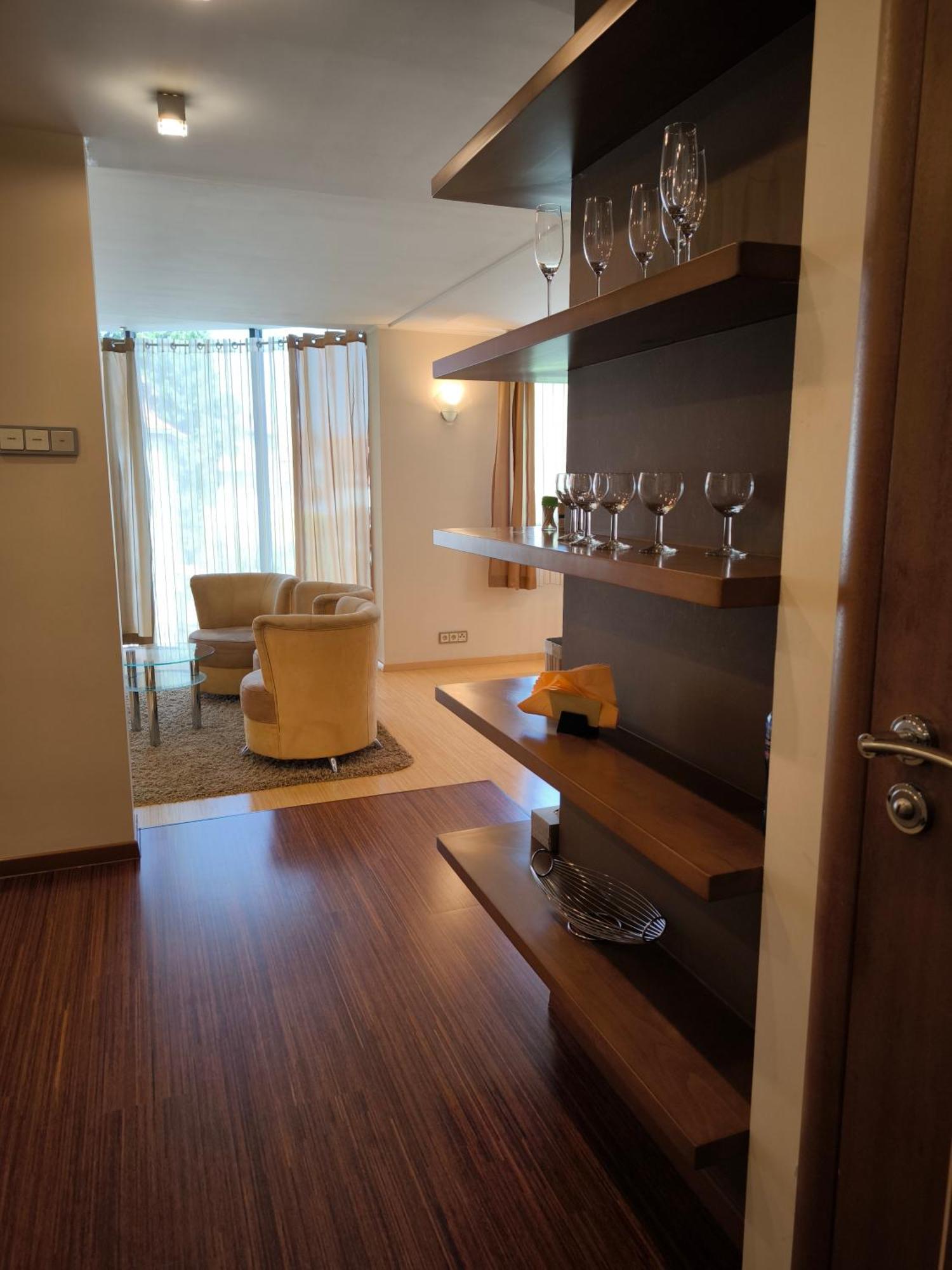 Uroczy Apartament Przy Deptaku Z Parkingiem. Polanica-Zdroj Ngoại thất bức ảnh