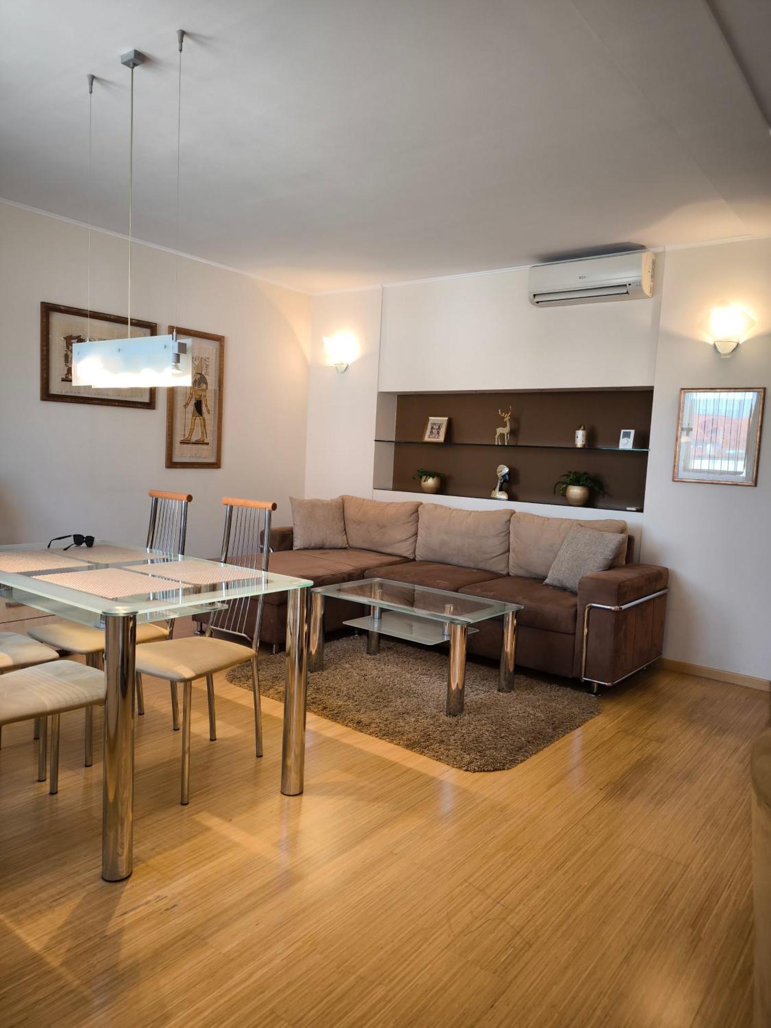 Uroczy Apartament Przy Deptaku Z Parkingiem. Polanica-Zdroj Ngoại thất bức ảnh